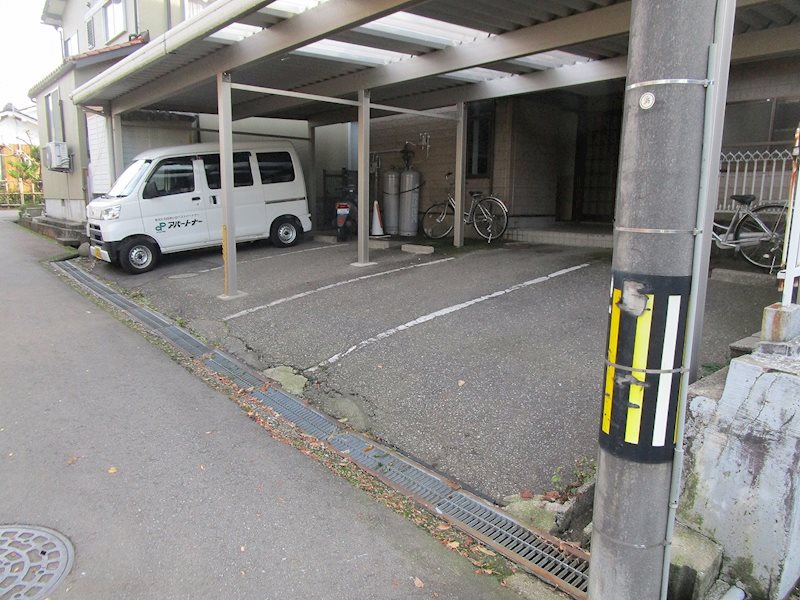 ハイシティ石引 駐車場