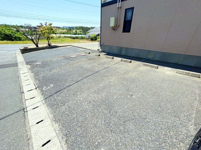 サンクレスト 駐車場