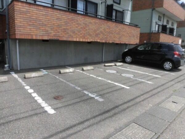 クラスターA 駐車場