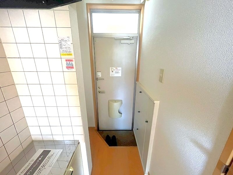 クレセント　アガソス 玄関