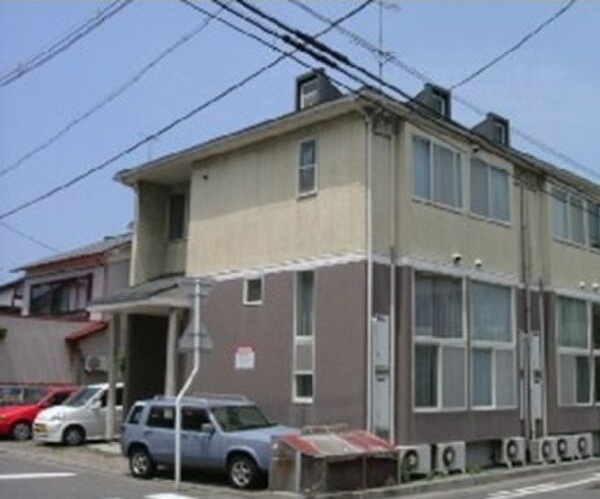 アビタス関屋 駐車場