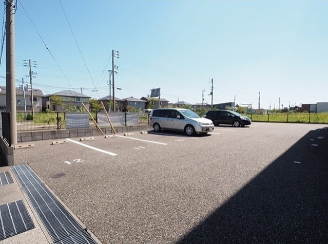 ヒーローマンションみずき野 駐車場