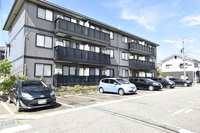 セブンワンテン C 駐車場