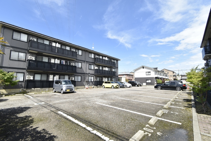 セブンワンテン C 駐車場