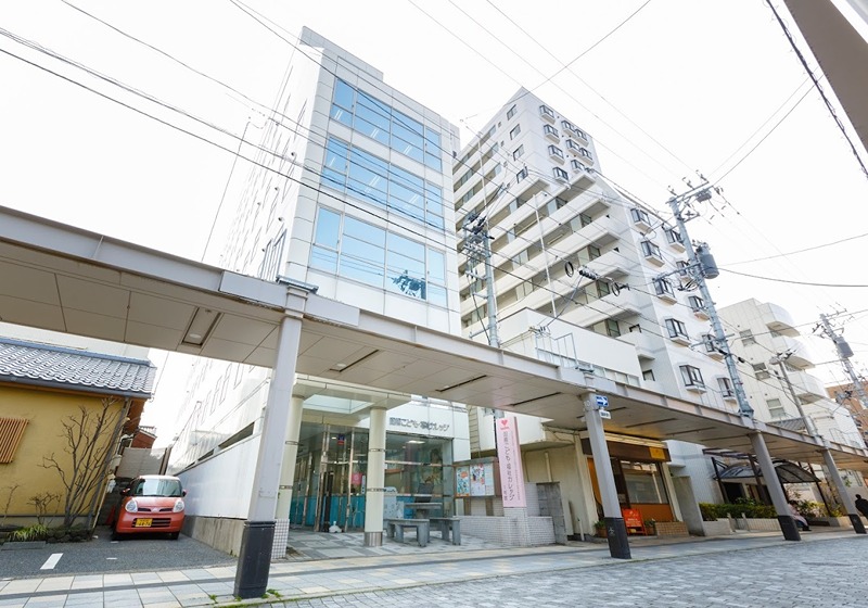エステート旭町 専門学校