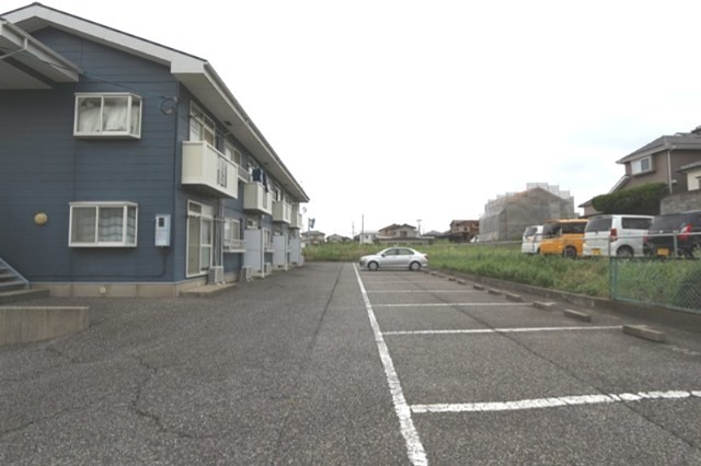 ブルースカイ 駐車場
