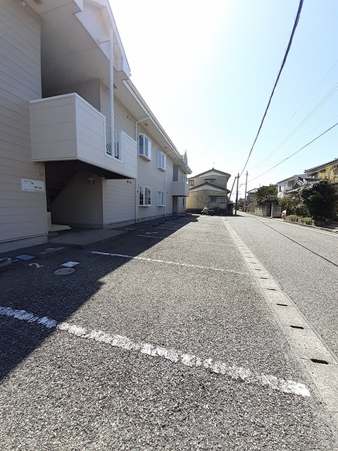 プラドール真砂Ａ 駐車場