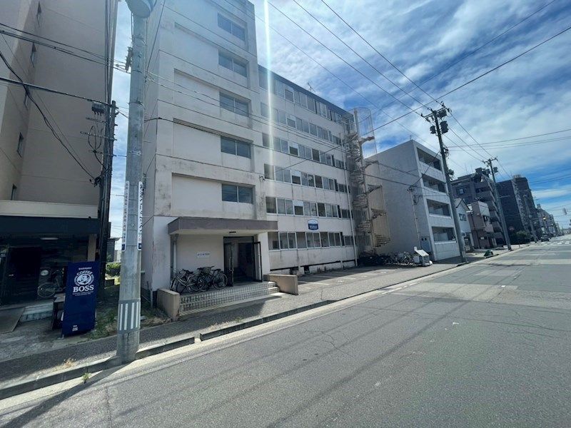 メゾンカフカス エントランス
