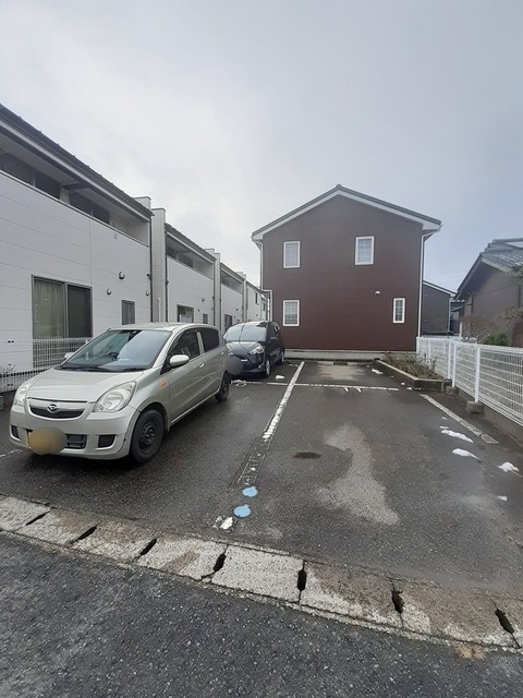 リーヴァ・プレッソＢ 駐車場