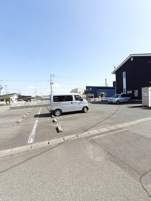 プロムナード 駐車場