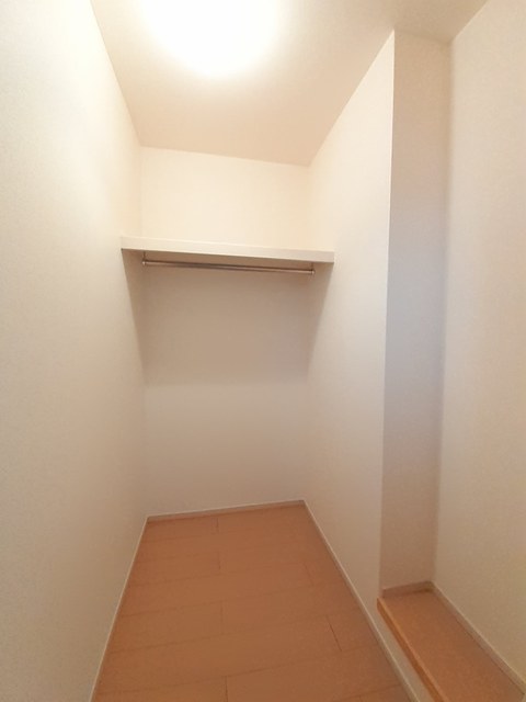 ブライトハーモニーＢ 収納