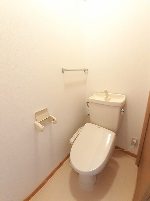 エクセルコーポなるみ トイレ