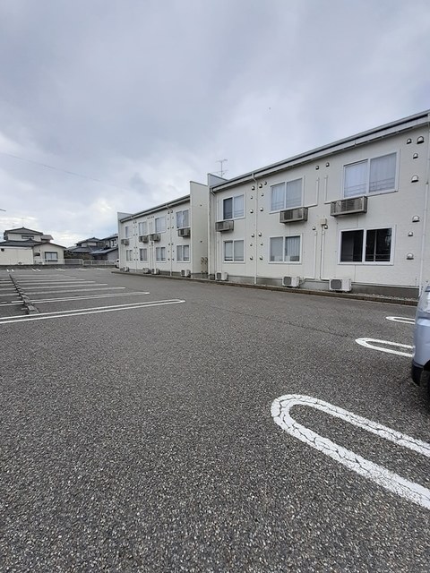 ハッピーフィールドＡ 駐車場