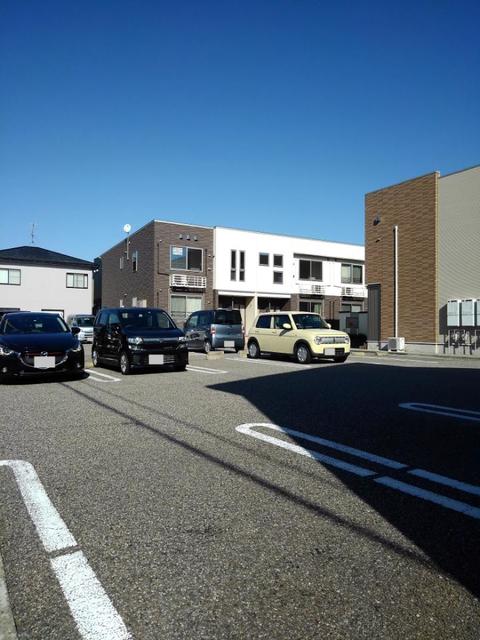 カルムＭ 駐車場
