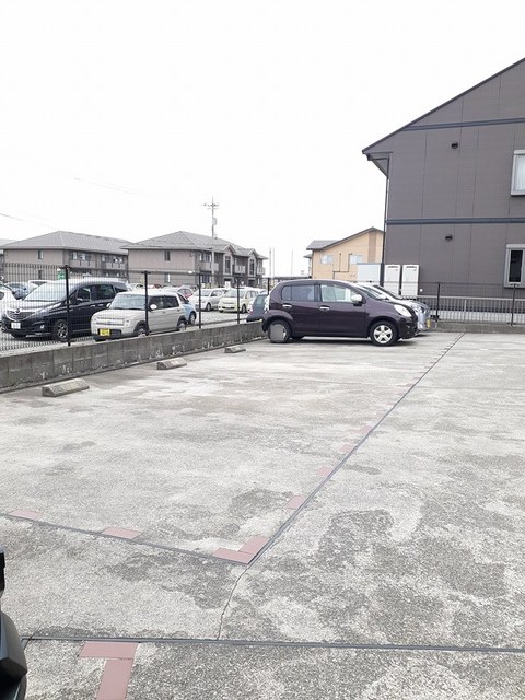 グランロード 駐車場