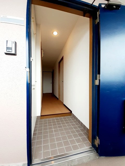 グランロード 玄関