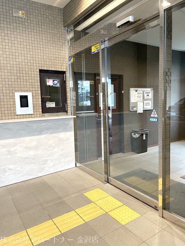 ドミール金沢駅西 ロビー