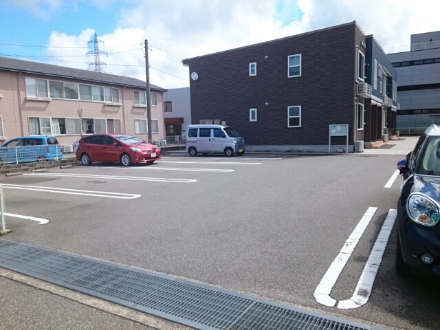 ベルソレイユⅡ 駐車場