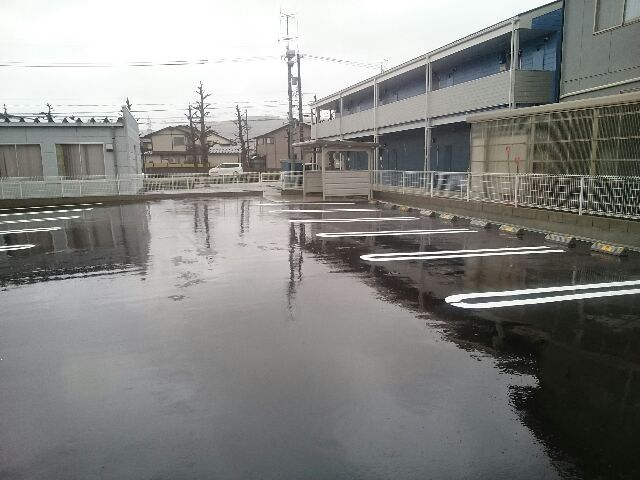 メゾンシンフォニー 駐車場