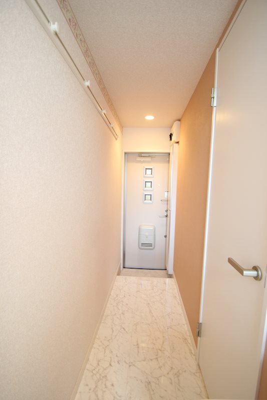 ユナイト横須賀グレゴリーの杜 玄関
