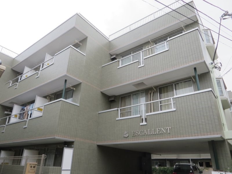 エスカレントⅢ  102号室 外観
