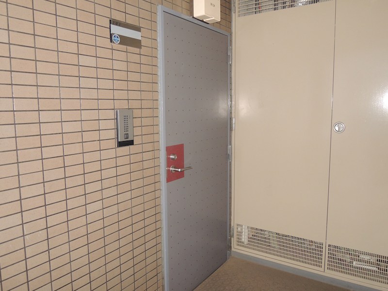生和レジデンス 玄関