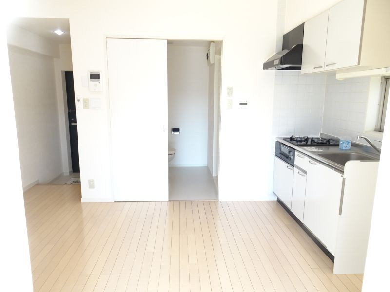 SATSUKI RESIDENCE（サツキレジデンス）  リビング