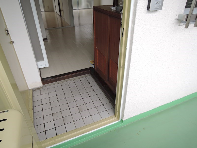 メゾン中沢 玄関