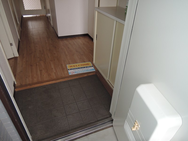 サンライズ多摩 玄関