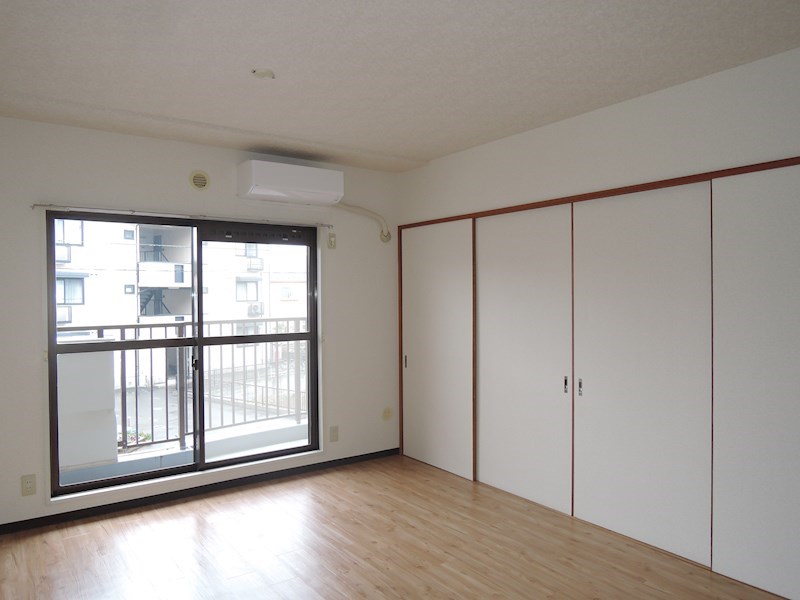 サンライズ多摩 リビング