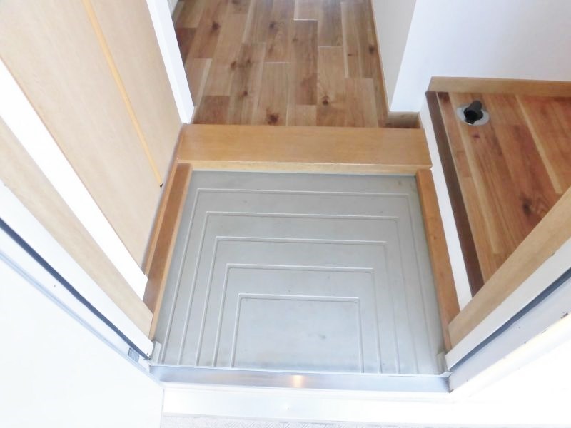 エステートピア稲城  玄関