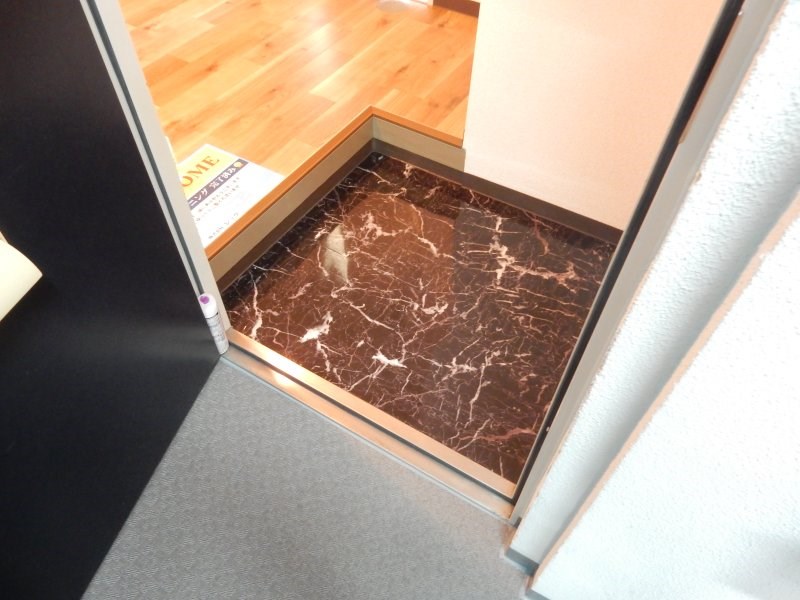 栗谷二番館 玄関