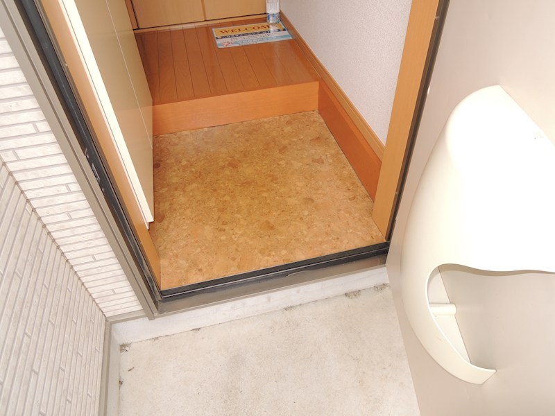 リバーテラス 玄関