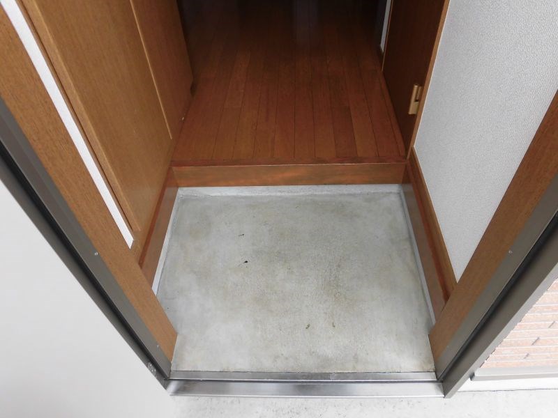 メゾン髙野 玄関