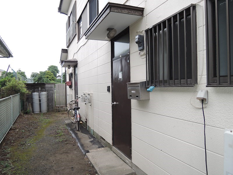 上原テラスハウス 玄関