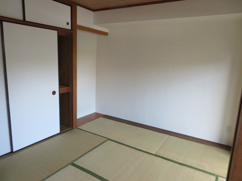 ロイヤルシャトー福島 ベッドルーム