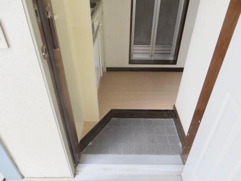 メイプルハウス 玄関