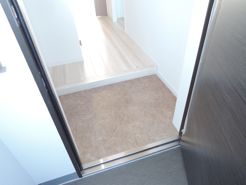 ガーデンビィラ六番館 玄関