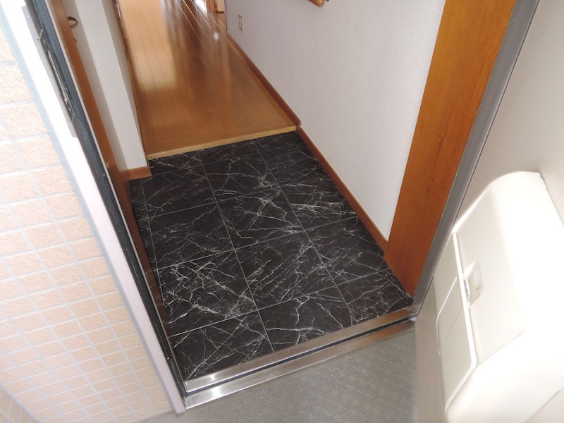 プラザサニーサイド 玄関