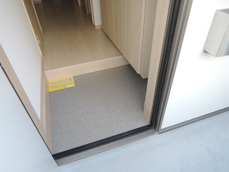 グリンフォートIII 玄関