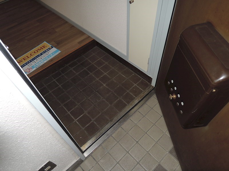 サンライズビル 玄関