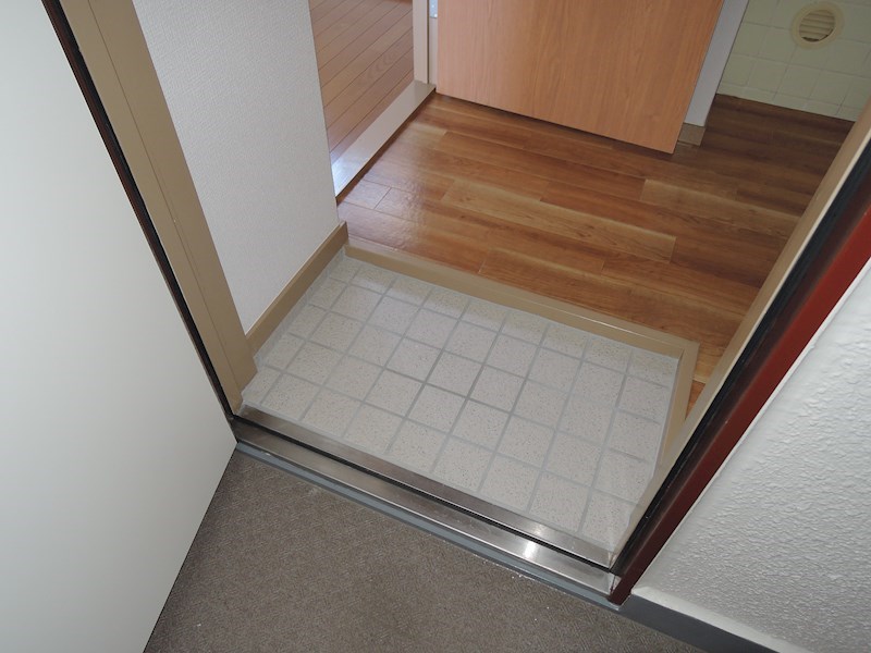 シャトレー・ラ・ドゥー 玄関