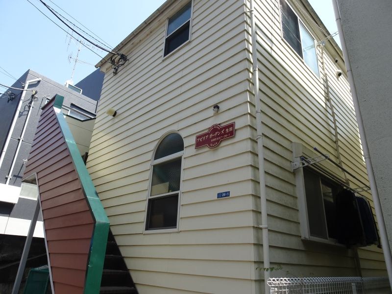 アゼリアガーデンズ生田  201号室 外観