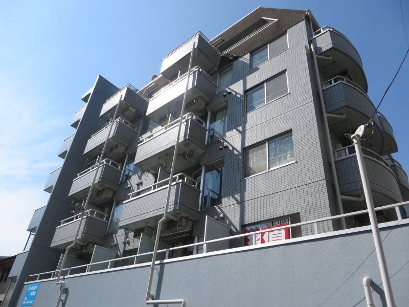 グランドゥール登戸  206号室 外観