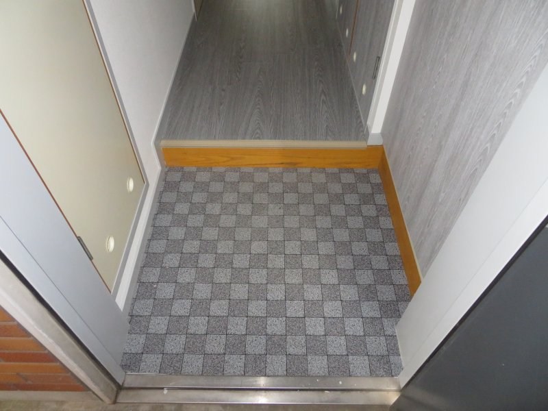 小松屋ビル 玄関