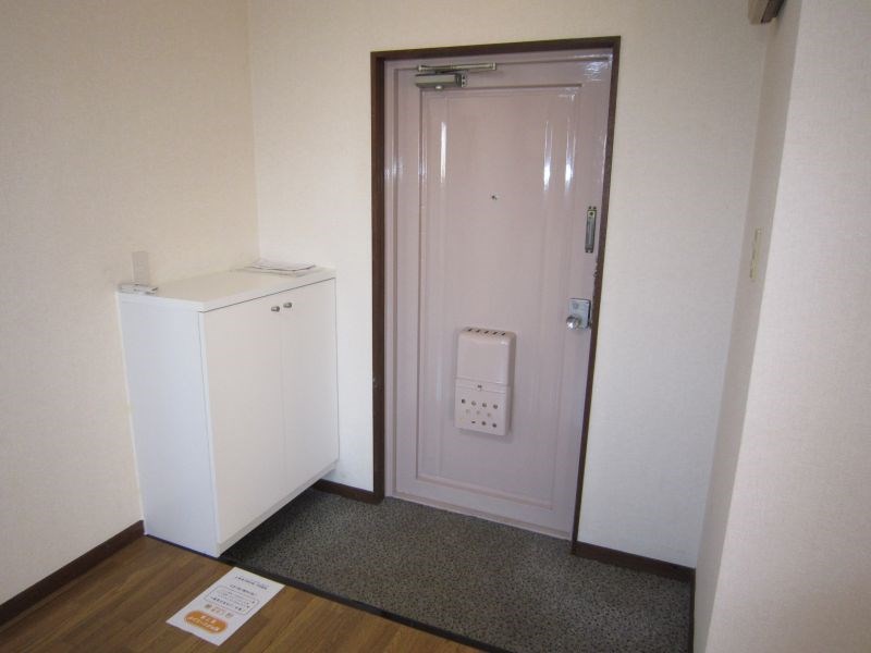 菅マンション 玄関