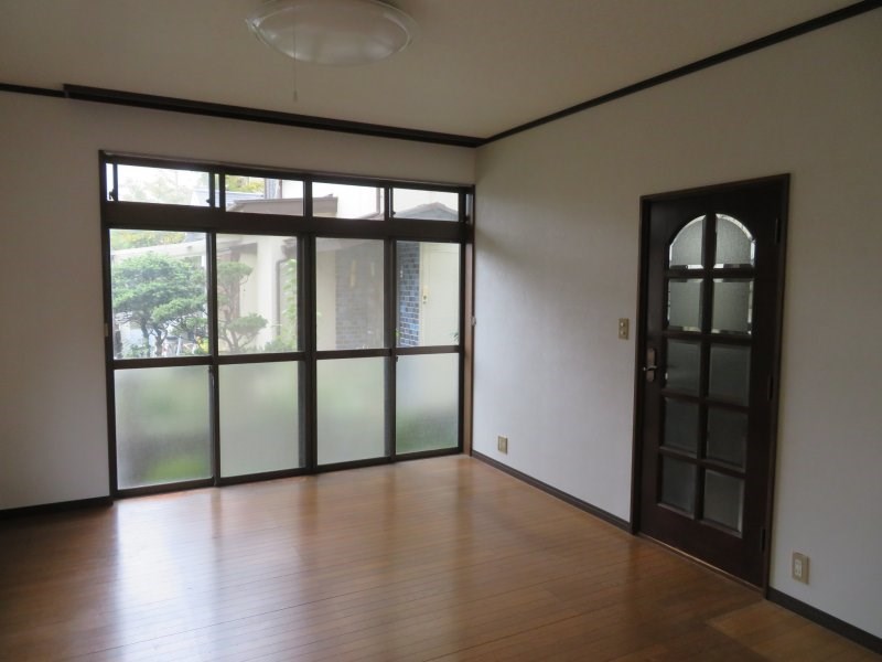 東長沼147-5戸建 リビング