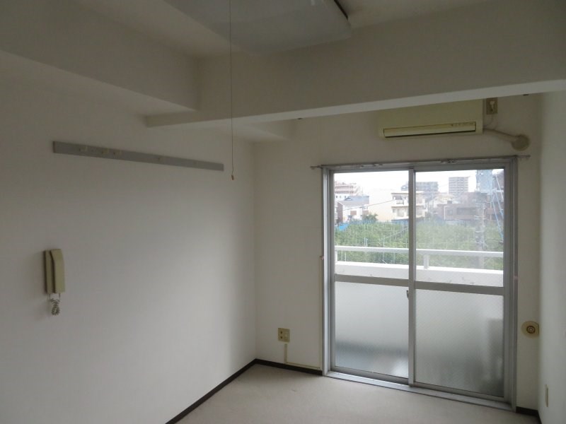 エミグラント多摩川 リビング