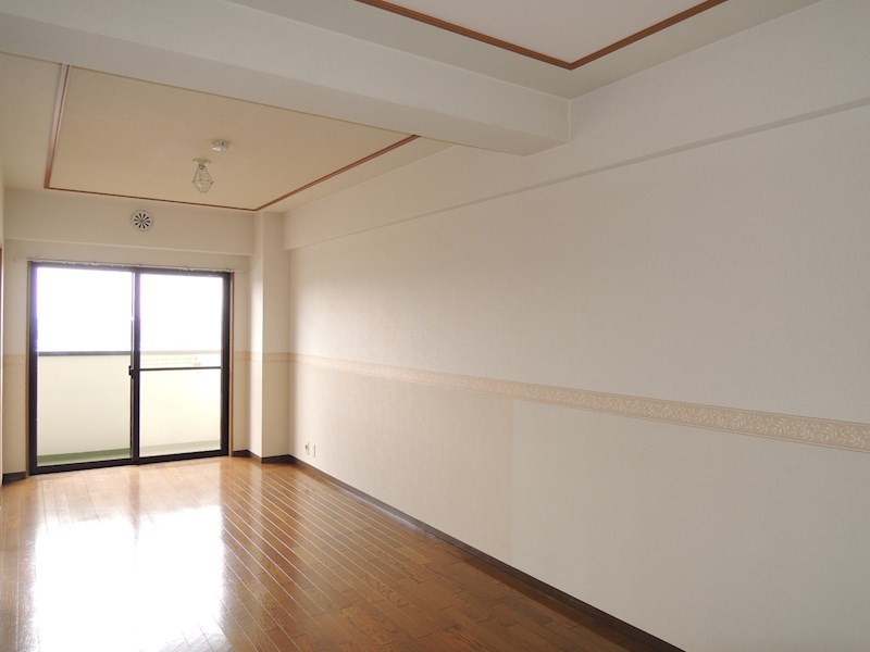 メゾンドシャングリラA棟 リビング