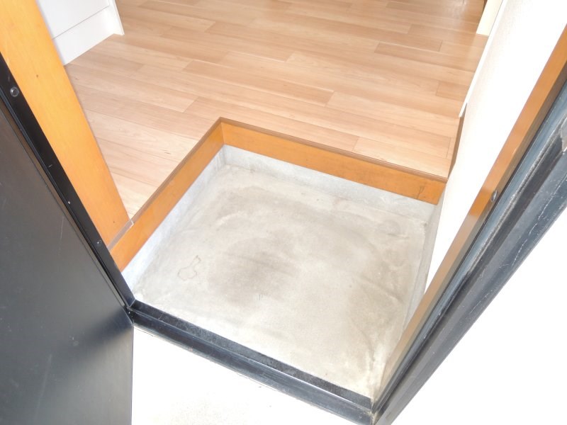 ハイツヒーロー 玄関